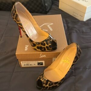 EUC Louboutin, Size 36